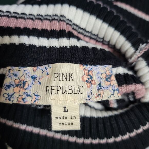 Pink Republic Ribbed Black Striped Crop Long Sleeve Sweater - Picture 2 of 11